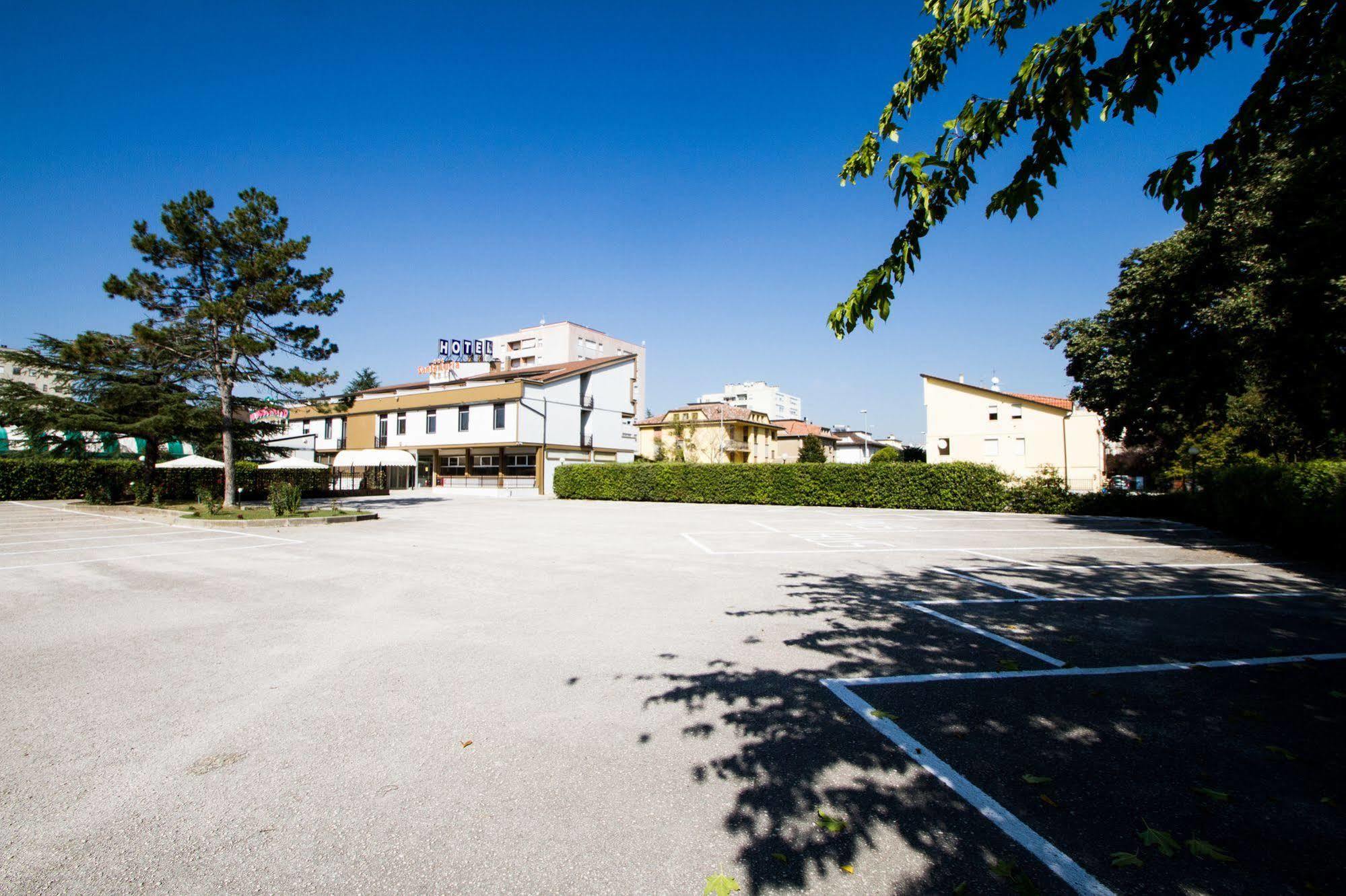 Hotel Santa Lucia Bastia Umbra Exterior photo